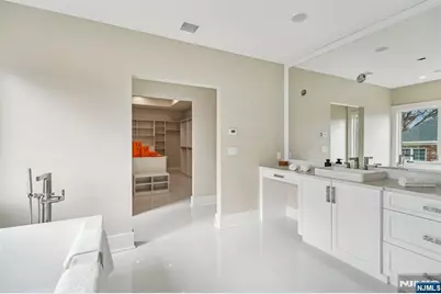 50 Roberts Road, Englewood Cliffs, NJ 07632 - Photo 28