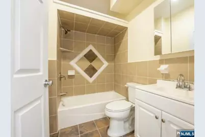 44 Bergen Boulevard 4 #4, Fairview, NJ 07022 - Photo 8
