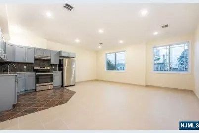 44 Bergen Boulevard 4 #4, Fairview, NJ 07022 - Photo 4