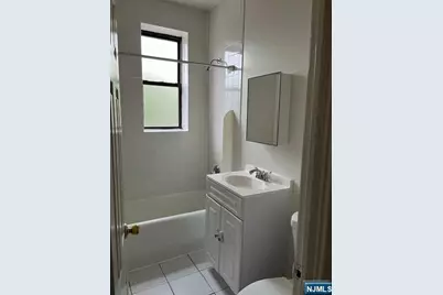 805 Red Road D1 #D1, Teaneck Township, NJ 07666 - Photo 4