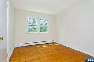 156 Bank St, Midland Park, NJ 07432 - Photo 8