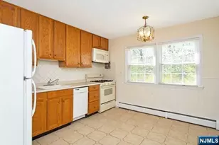 156 Bank St, Midland Park, NJ 07432 - Photo 6