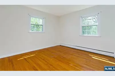 156 Bank Street, Midland Park, NJ 07432 - Photo 10