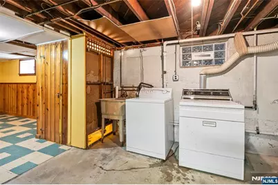 27-10 Urban Place, Fair Lawn, NJ 07410 - Photo 22