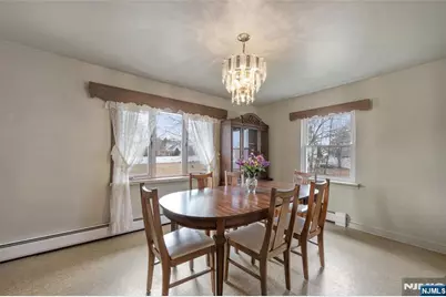 27-10 Urban Place, Fair Lawn, NJ 07410 - Photo 10