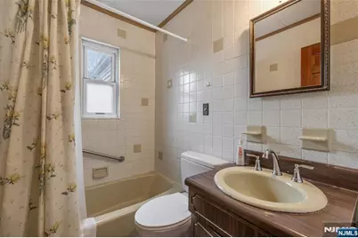 27-10 Urban Place, Fair Lawn, NJ 07410 - Photo 14