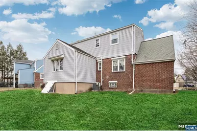 27-10 Urban Place, Fair Lawn, NJ 07410 - Photo 24