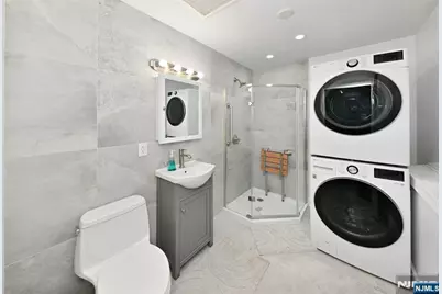 368 Elmwood Drive, Paramus, NJ 07652 - Photo 10