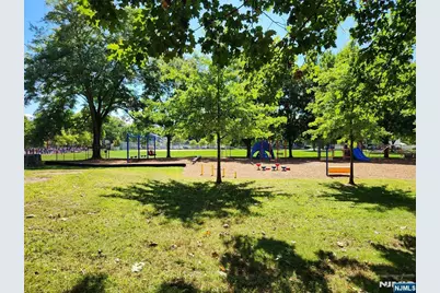 368 Elmwood Drive, Paramus, NJ 07652 - Photo 28