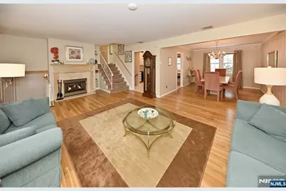 368 Elmwood Drive, Paramus, NJ 07652 - Photo 2