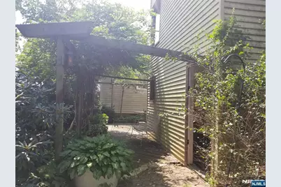 36 Glenwild Avenue 1 #1, Bloomingdale, NJ 07403 - Photo 18