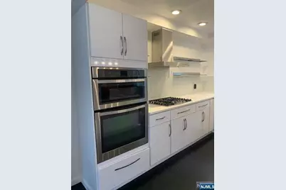 26 Lakeview Avenue D #D, Leonia, NJ 07605 - Photo 6