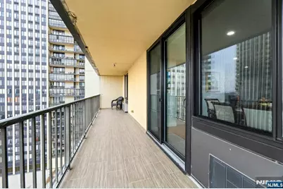 300 Winston 910 #910, Cliffside Park, NJ 07010 - Photo 24