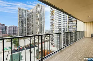 300 Winston 910, Cliffside Park, NJ 07010 - Photo 26