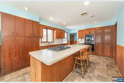 573 Wyckoff Avenue, Mahwah, NJ 07430 - Photo 8