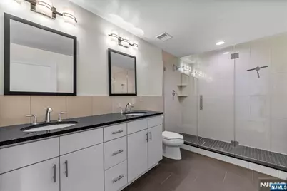 165 Fort Lee Road, Teaneck Township, NJ 07666 - Photo 20