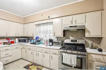 762 Lafayette Avenue, Hawthorne, NJ 07506 - Photo 12