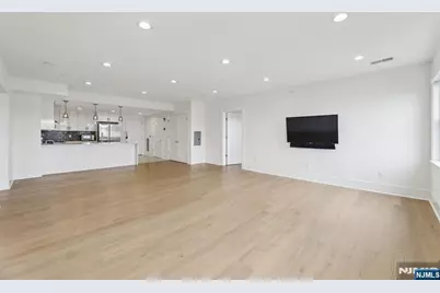 209-211 Hackensack Plank Road 5B #5B, Weehawken, NJ 07086 - Photo 12