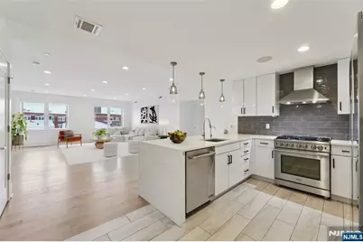 209-211 Hackensack Plank Road 5B #5B, Weehawken, NJ 07086 - Photo 4