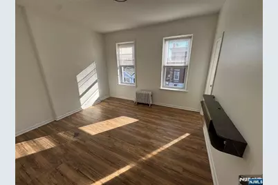 120 Leo Place, Lodi, NJ 07644 - Photo 2