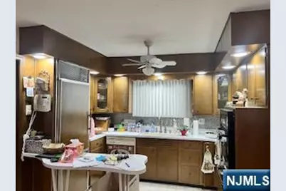 271 Danforth Avenue, Jersey City, NJ 07305 - Photo 6