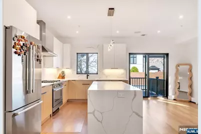 279 Myrtle Avenue, Fort Lee, NJ 07024 - Photo 12