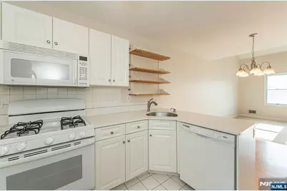 45 Royal Avenue 36 #36, Hawthorne, NJ 07506 - Photo 8