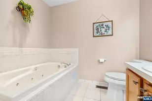 124 Ridge Dr, Pompton Lakes, NJ 07442 - Photo 18