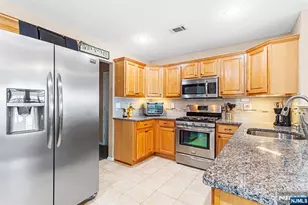 124 Ridge Dr, Pompton Lakes, NJ 07442 - Photo 10