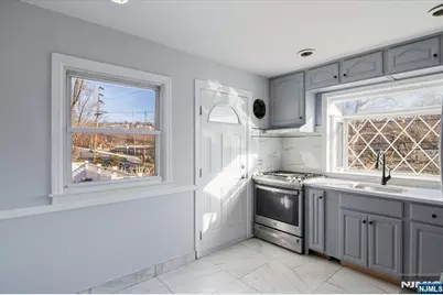 301 Riverview Road, Pompton Lakes, NJ 07442 - Photo 2