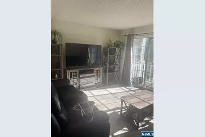 181 Linden 181 #181, Mahwah, NJ 07430 - Photo 2