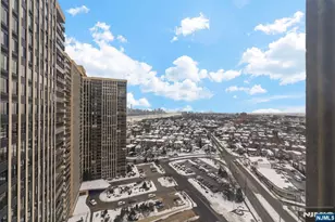 300 Winston Dr 2220, Cliffside Park, NJ 07010 - Photo 36