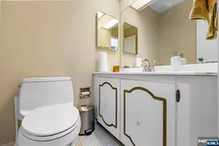 300 Winston Dr 2220, Cliffside Park, NJ 07010 - Photo 20