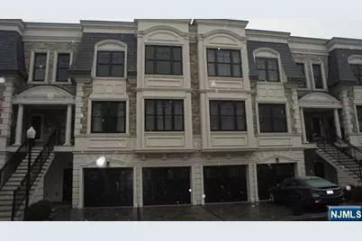 14 Marquis Court 14 #14, Edgewater, NJ 07020 - Photo 2