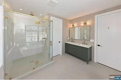 212 Monroe Avenue, River Edge, NJ 07661 - Photo 22