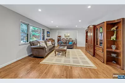 609 Echo Glen Avenue, River Vale Township, NJ 07675 - Photo 6