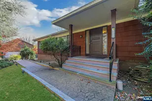 609 Echo Glen Ave, River Vale Township, NJ 07675 - Photo 2