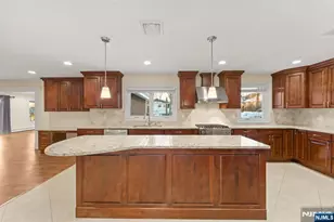 662 Summit St, Englewood Cliffs, NJ 07632 - Photo 20