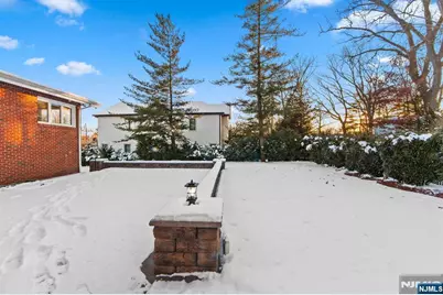 662 Summit Street, Englewood Cliffs, NJ 07632 - Photo 12