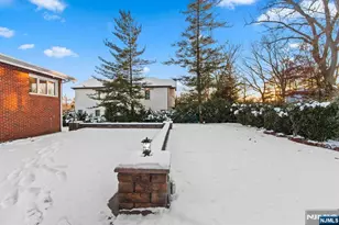 662 Summit St, Englewood Cliffs, NJ 07632 - Photo 12