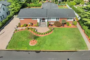 662 Summit St, Englewood Cliffs, NJ 07632 - Photo 6