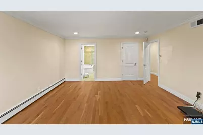 662 Summit Street, Englewood Cliffs, NJ 07632 - Photo 32