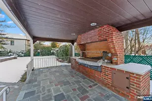 662 Summit St, Englewood Cliffs, NJ 07632 - Photo 6