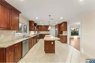 662 Summit Street, Englewood Cliffs, NJ 07632 - Photo 22