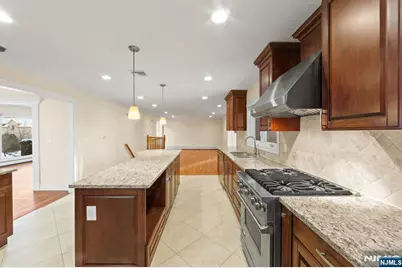 662 Summit Street, Englewood Cliffs, NJ 07632 - Photo 24