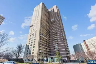 6040 Blvd E 25F, West New York, NJ 07093 - Photo 1