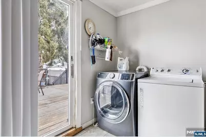 320 Watson Avenue, Lyndhurst Township, NJ 07071 - Photo 10