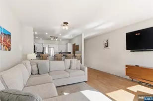 216 The Promenade, Edgewater, NJ 07020 - Photo 6