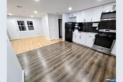 181 Hollywood Avenue, Irvington, NJ 07111 - Photo 4