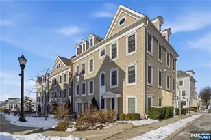 165 Roosevelt Dr, Wood Ridge, NJ 07075 - Photo 2